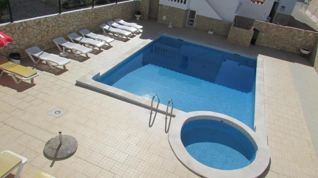 Apartamento - 2 A 4 Pessoas- Piscina Apartment Olhos de Agua  Bagian luar foto